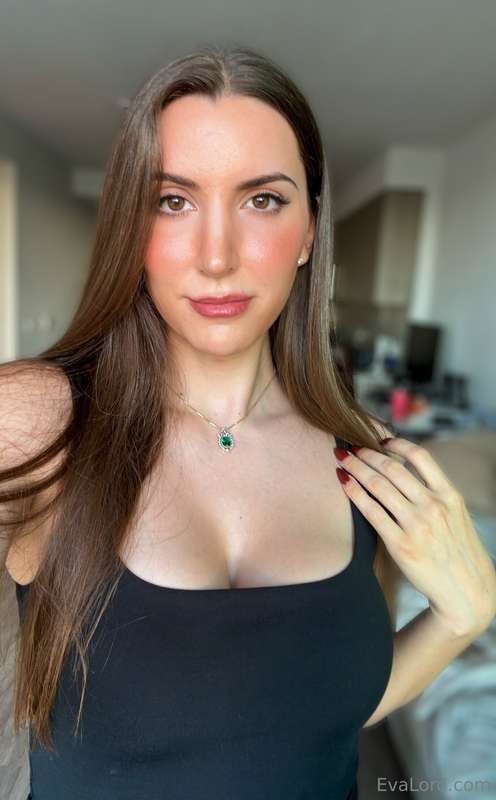 Are you brave enough to date a trans woman publicly 🤔🖤
