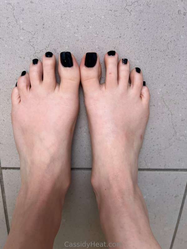 My nails are getting long!! Should I keep them long or cut t.. 2