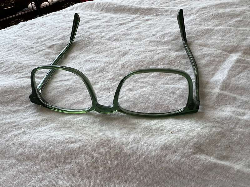I like to take my glasses off when I give head.