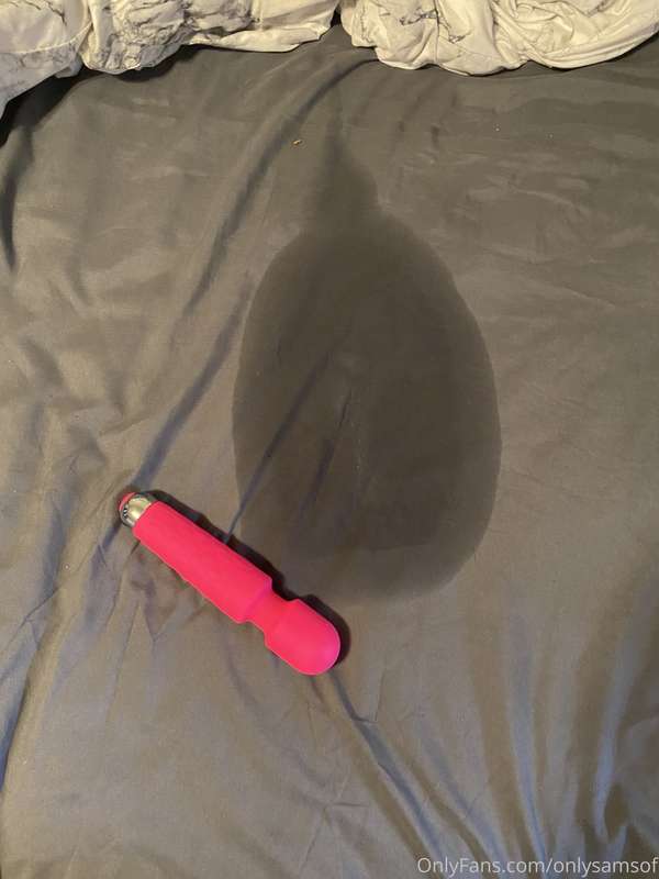 Who squirted on the bed🧐 2