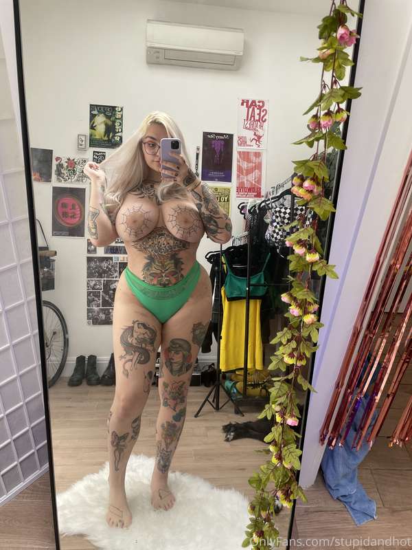 Yeah I’m your dream girl for sure 1