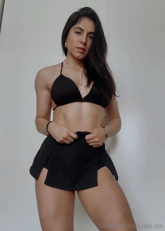 3 estilos diferentes. Cuál te gusta más bby? Para mandarte m.. 2