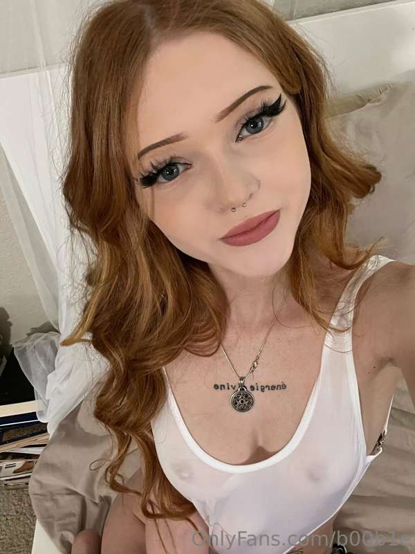 ur making me blush! comment ur best pick up line ;3