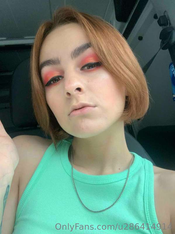 Here I wanted to do bright makeup ha ha😚
Tell me, pookie, do..