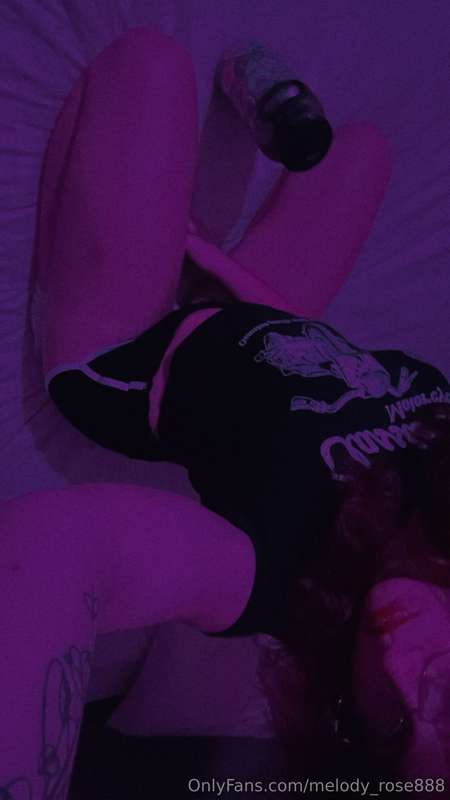https://chaturbate.com/b/melody_rose888/
