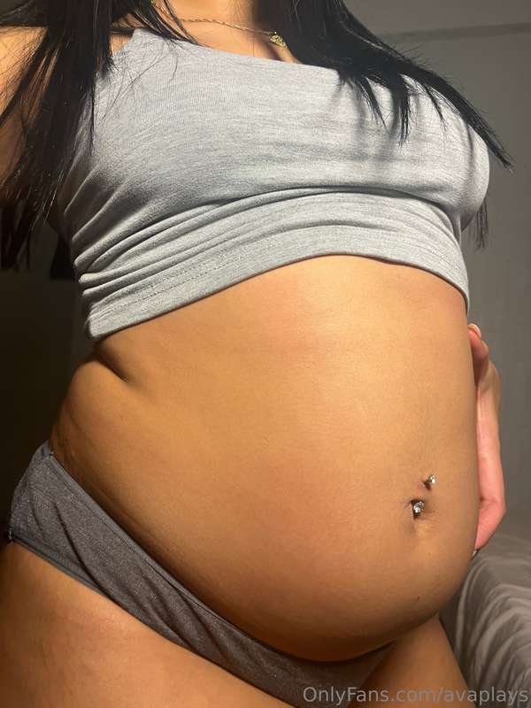 I’m not hiding this belly, baby… I’m showing you what comfor..