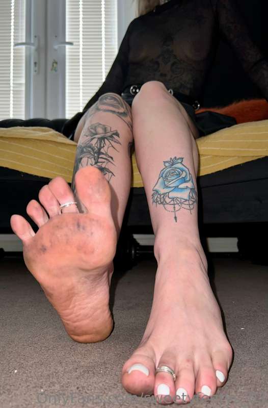 On your knees and lick them clean 😈 3