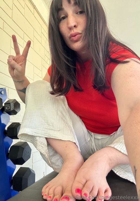 I noticed more fans who enjoy feet being subscribed. I took .. 3