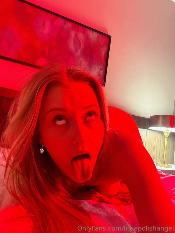 Fill my mouth with your cum daddy 💦