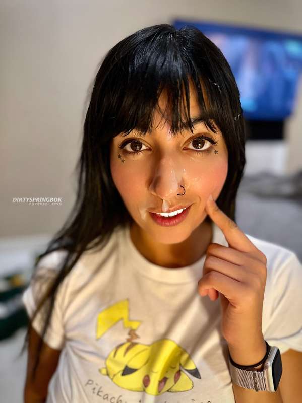 Do I look good covered in cum? Would you give me a facial?  3