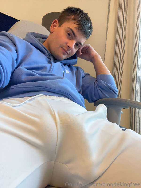 British boy leon 🌶️VIP with +1000Very naughty boy like to ge..