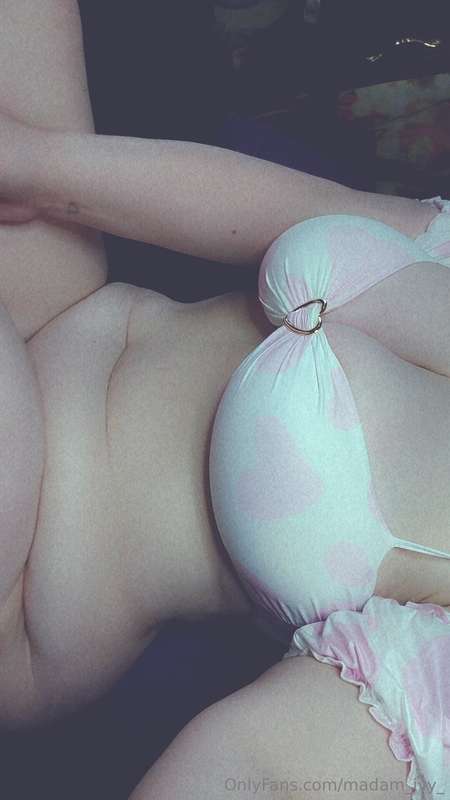 Gonna take more pics once I get a bottom that matches uwu bu.. 13