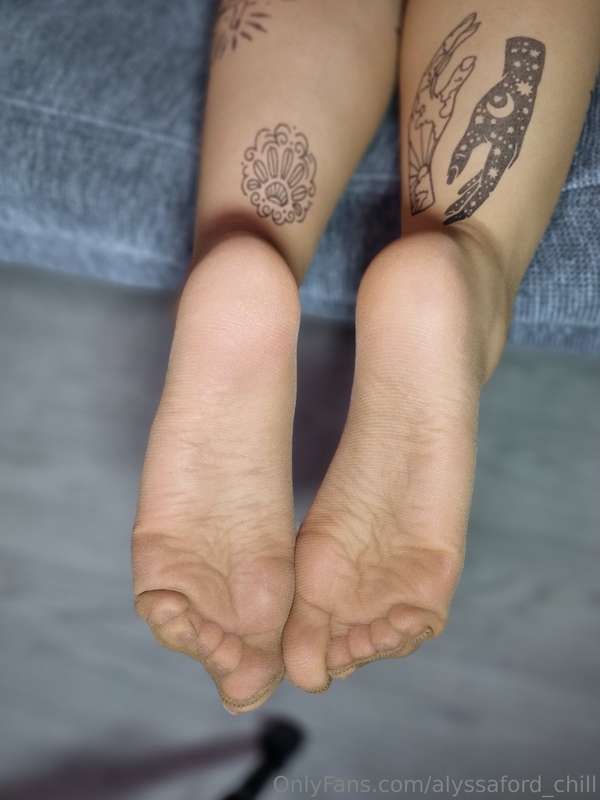 I'll catch it all with my soles 😋 2