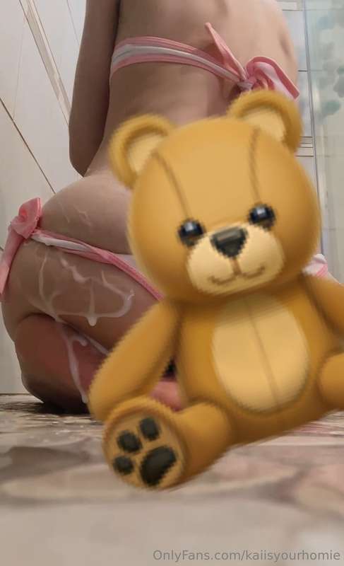 hi new post :3 includes fake cum, feet, deepthroating, getti..