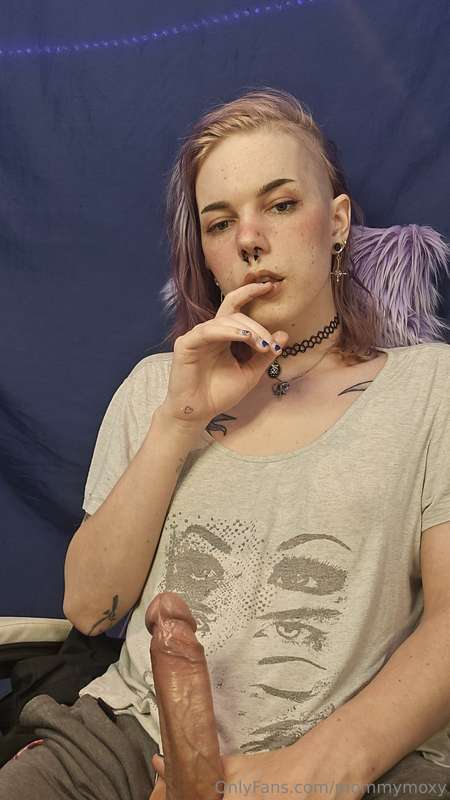 Mommymoxy - Onlyfans - 07 Apr, 2025 3