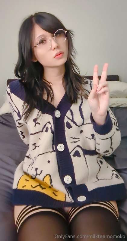 the big butt bf with big thighs in big cardigan :> grab my s..