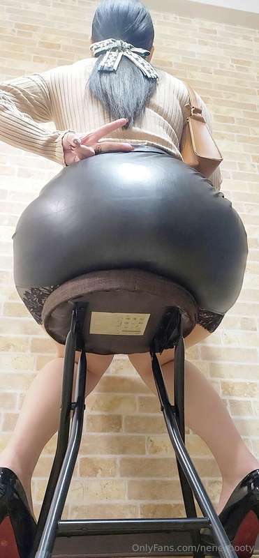 💓While girlfriend was away, girlfriend's mother seduced me.... 1