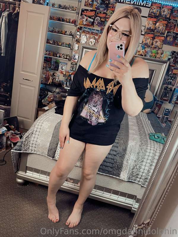 Geeky gals with cocks 🤓💙