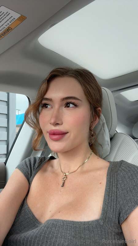 Who's masturbating my picture rn? hehehehe I'm curiousss🙈