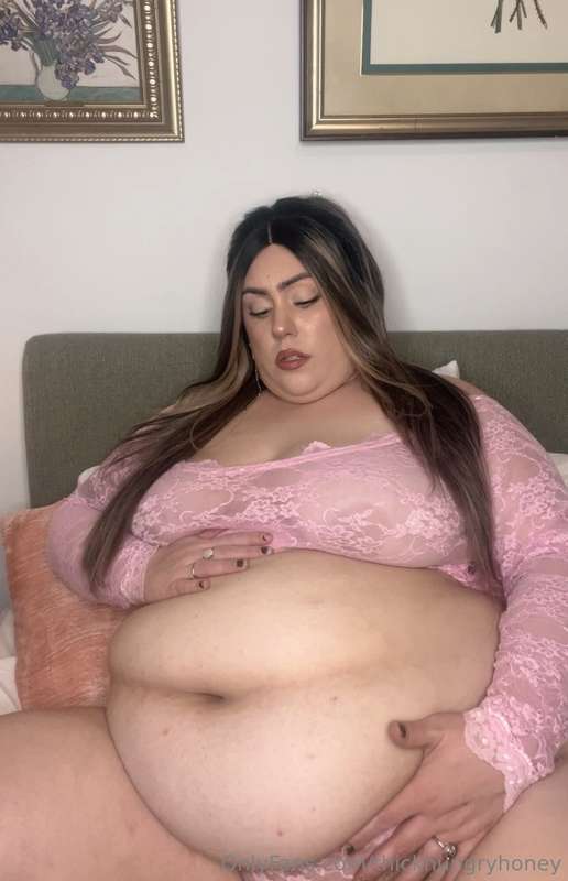 I look the cutest when my mouth and belly are full 🐽🐽🐽 6
