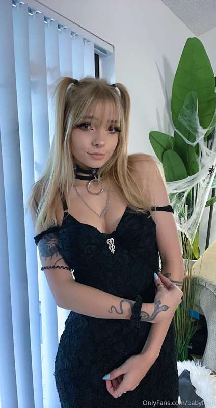 More Misa noodies 🖤🖤🍎 31