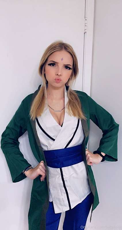 Lady Tsunade photo set!!! I didn’t take too many pics this s.. 12