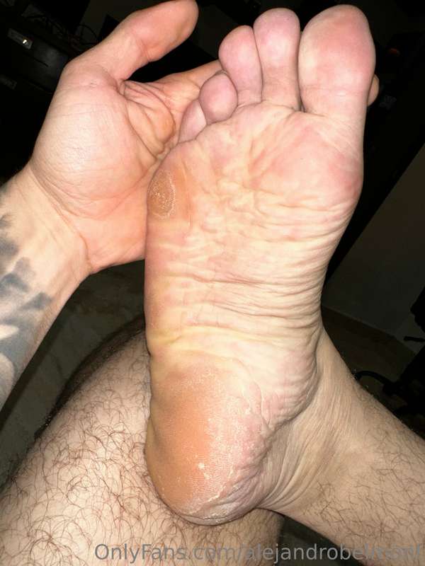 Feet, ass and balls 😈 8