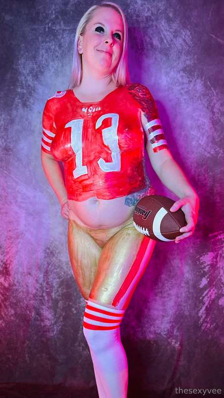 **Football Friday! 🏈 I had a fan send me some latex body pai.. 1