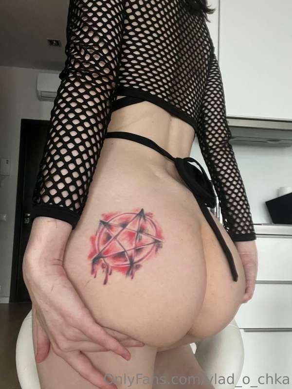 Tits, ass or pussy? 😏🍓 2
