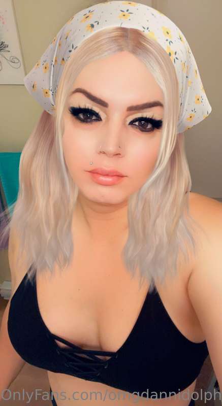 Ugh these tits need you. 🧡🧡 3
