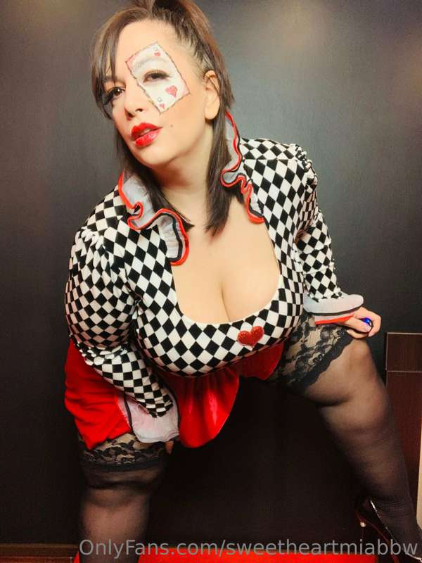 Halloween is so close and this year i am a bit clueless on w.. 9