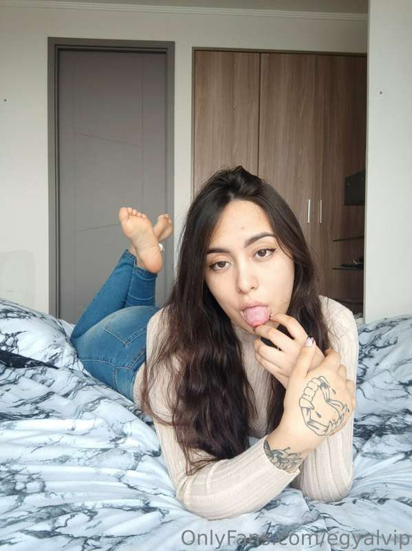 DAILY DOUBLE CONTENT 🩷🩷🩷🩷
1.- preview of my new video
2.- so.. 17