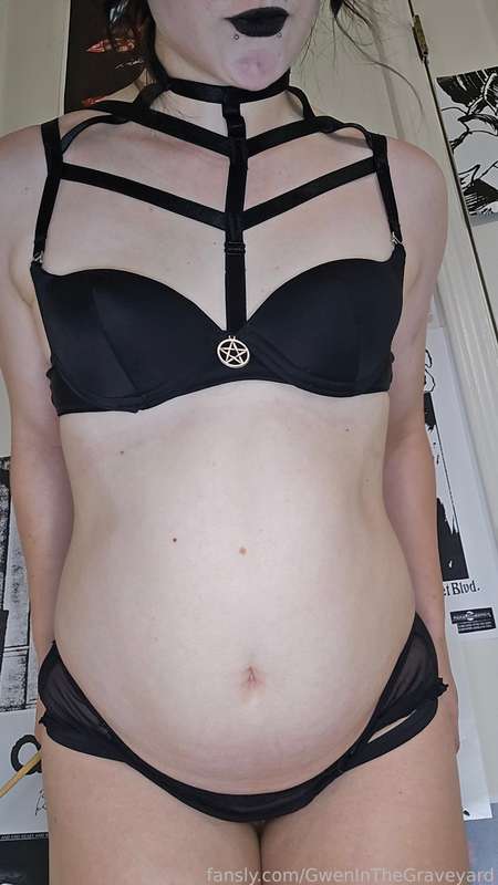 Gweninthegraveyard - Fansly - 09 Jun, 2025 9