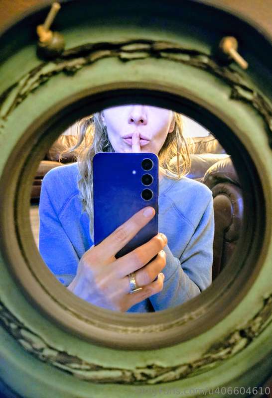 Alice Through the Looking Glass ✨️🪞💋 Ask me for a custom ✨️