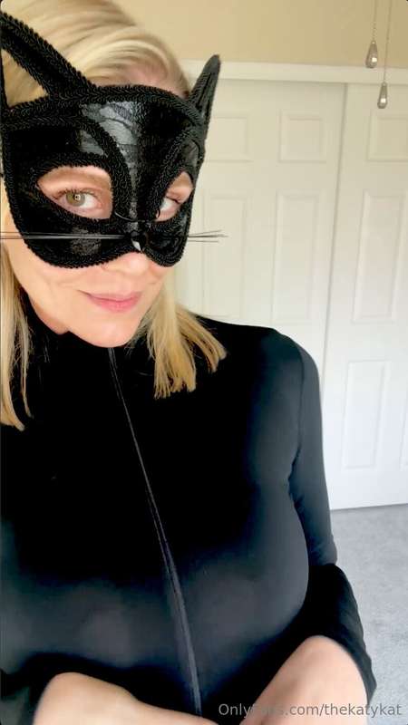 “JOI - Catwoman”.JOI (Jerk Off Instruction) Video! .What’s i..