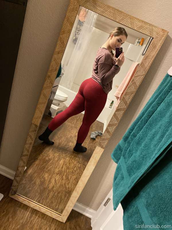 I went ice skating today! ⛸ 🍑