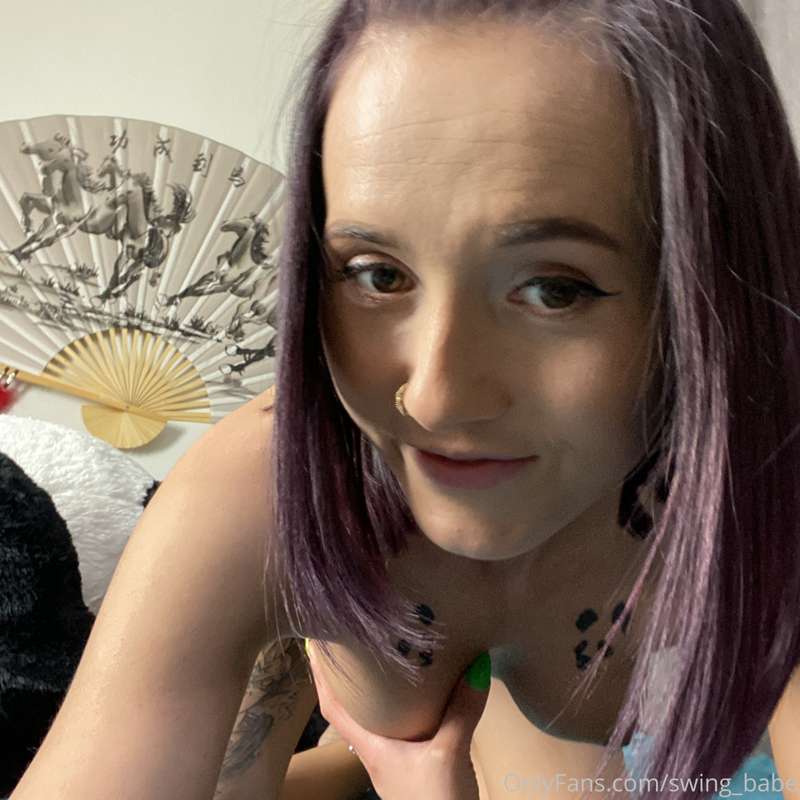 Hi 😘 What U think about my selfie 😊 You want to play with me.. 28
