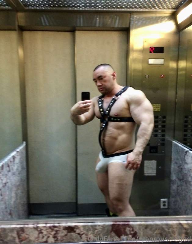Ryanmusclegod - Onlyfans - 19 Sep, 2024