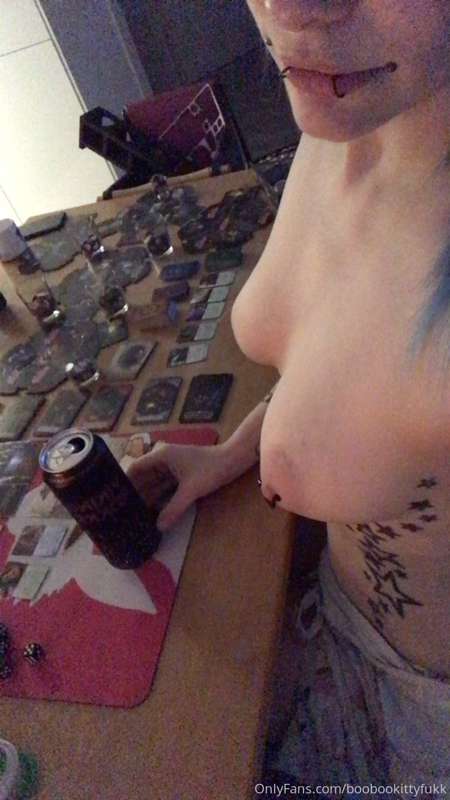 Naked nerdy boozy weedy SEXY game night! 😈🖤 #arkhamhorror