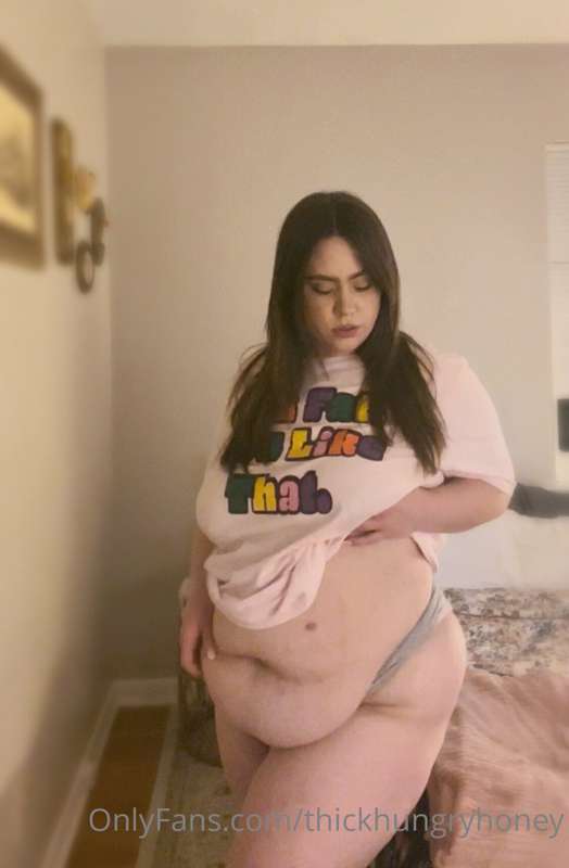 I’m fat and you like that 🐷

My hips are huge. My belly is h.. 9