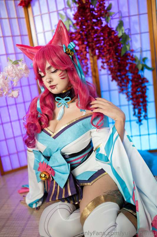 Amo este cosplay, la combinación de colores es perfecta~ y m.. 2