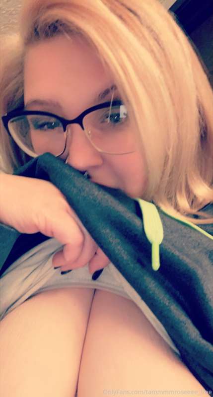 Tammmmroseeee_Free - Onlyfans - 21 Apr, 2021
