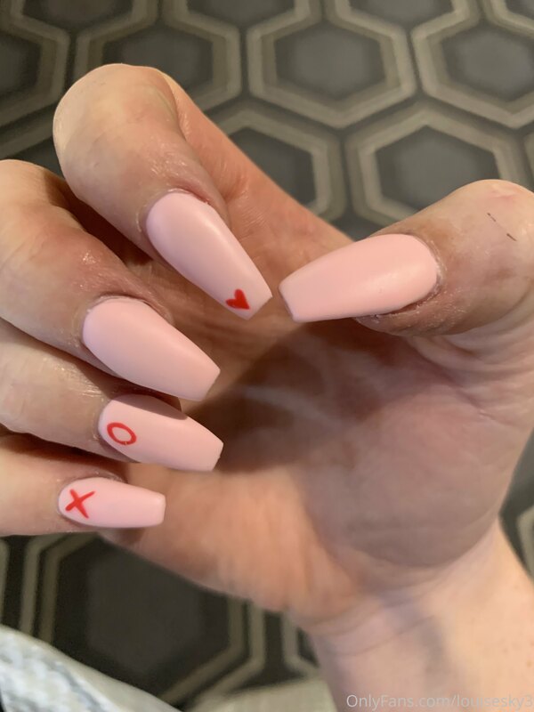 ?? nails done,  new set bought xxx making content tonight?? ..