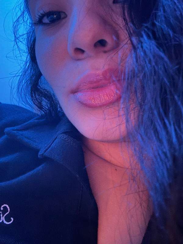 Helloooo , Plans for tonight?😈🔥