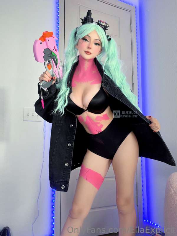 Hey choom, i just wanted to show off my cyber tiddies💖