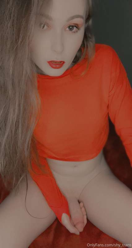 Red, red, red! ❤️ 🖤 6