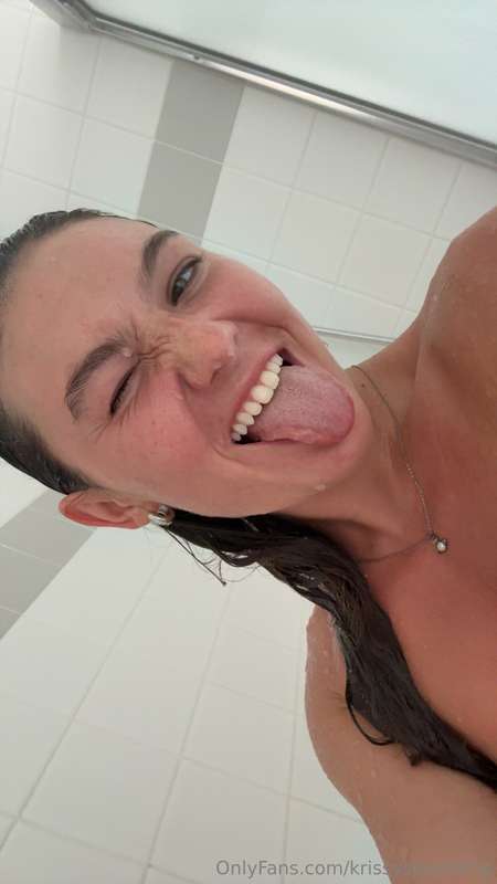 two words: titties. 🍒 shower. 🚿check your dm’s🤫🤫