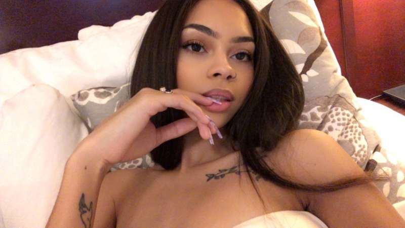make me cum tonight 🤤 9pm pst/ 12am est