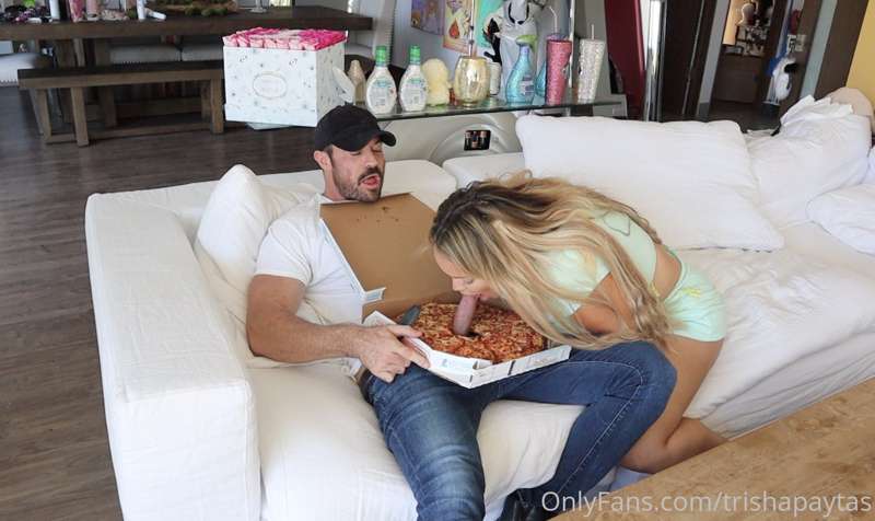 who's ready for round 2 vid? u know I LOVE my pizza!!!! fini.. 1