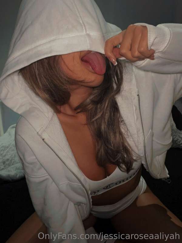 I always feel naughty & sexy when I post these... 😇😝